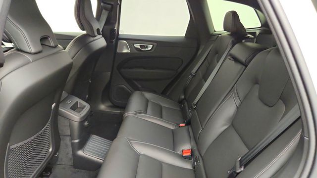 2026 Volvo XC60 Plug-In Hybrid T8 AWD Ultra Black Edition w/ Air Suspension & Bowers & Wilkins - 23047625 - 18
