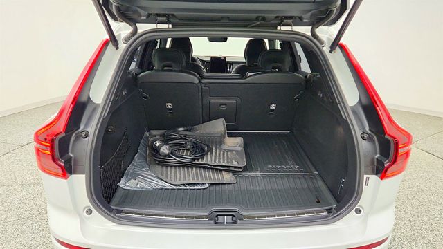 2026 Volvo XC60 Plug-In Hybrid T8 AWD Ultra Black Edition w/ Air Suspension & Bowers & Wilkins - 23047625 - 19