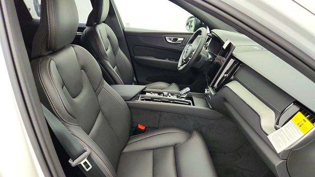 2026 Volvo XC60 Plug-In Hybrid T8 AWD Ultra Black Edition w/ Air Suspension & Bowers & Wilkins - 23047625 - 21