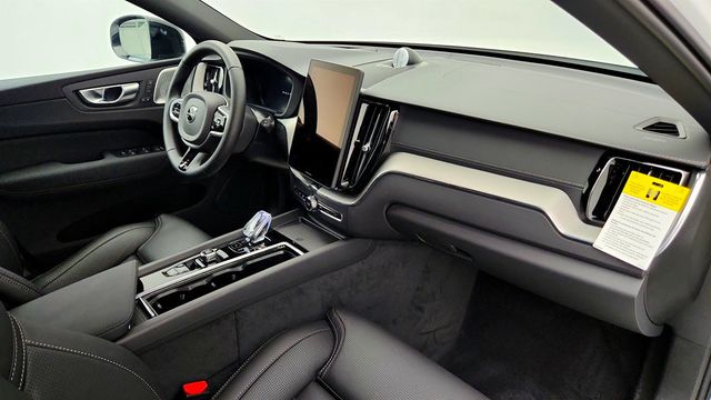 2026 Volvo XC60 Plug-In Hybrid T8 AWD Ultra Black Edition w/ Air Suspension & Bowers & Wilkins - 23047625 - 22