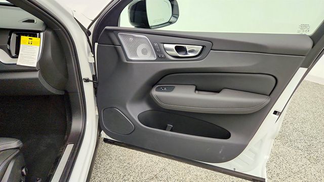 2026 Volvo XC60 Plug-In Hybrid T8 AWD Ultra Black Edition w/ Air Suspension & Bowers & Wilkins - 23047625 - 23
