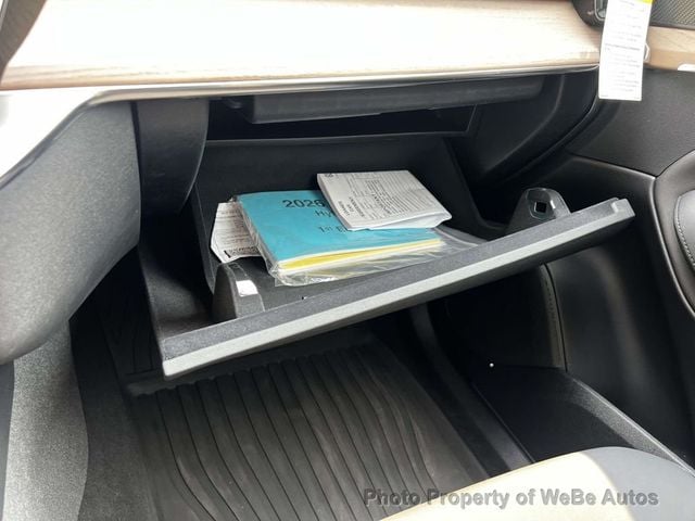 2026 Volvo XC90 Plus - Photo 34