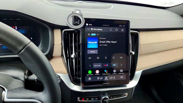 2026 Volvo XC90 B6 AWD Plus 7-Seater w/ harman/kardon Premium Audio - 23040950 - 17