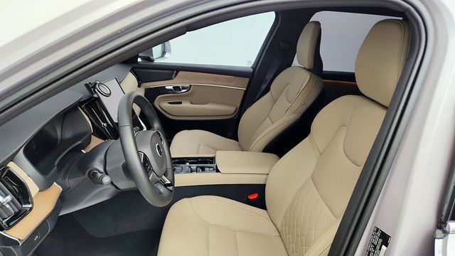 2026 Volvo XC90 B6 AWD Plus 7-Seater w/ harman/kardon Premium Audio - 23040950 - 19