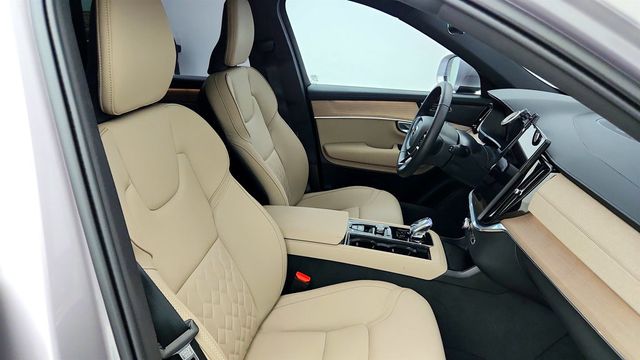 2026 Volvo XC90 B6 AWD Plus 7-Seater w/ harman/kardon Premium Audio - 23040950 - 24