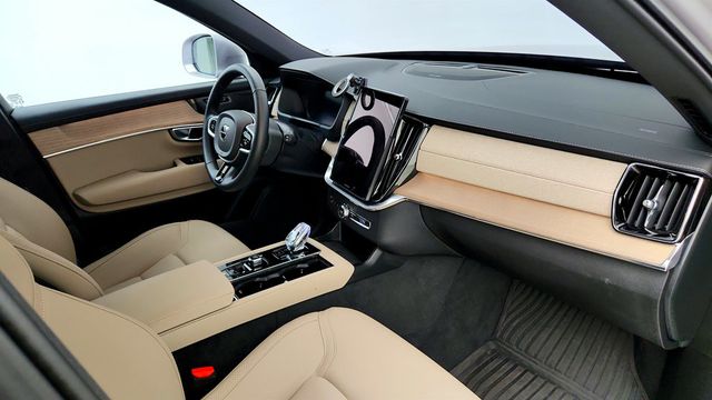 2026 Volvo XC90 B6 AWD Plus 7-Seater w/ harman/kardon Premium Audio - 23040950 - 25