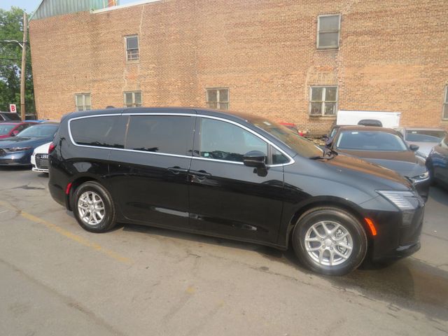 2027 Chrysler Pacifica Select FWD - 23065393 - 7